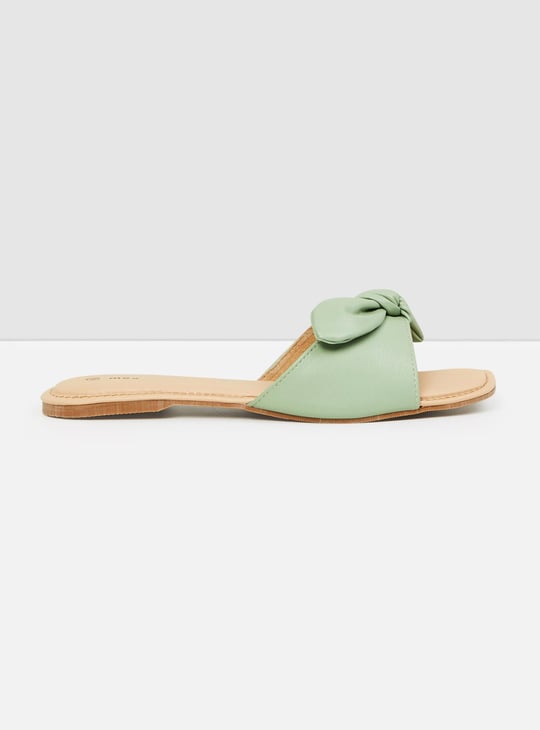 Women Solid Bow Detailed Sliders