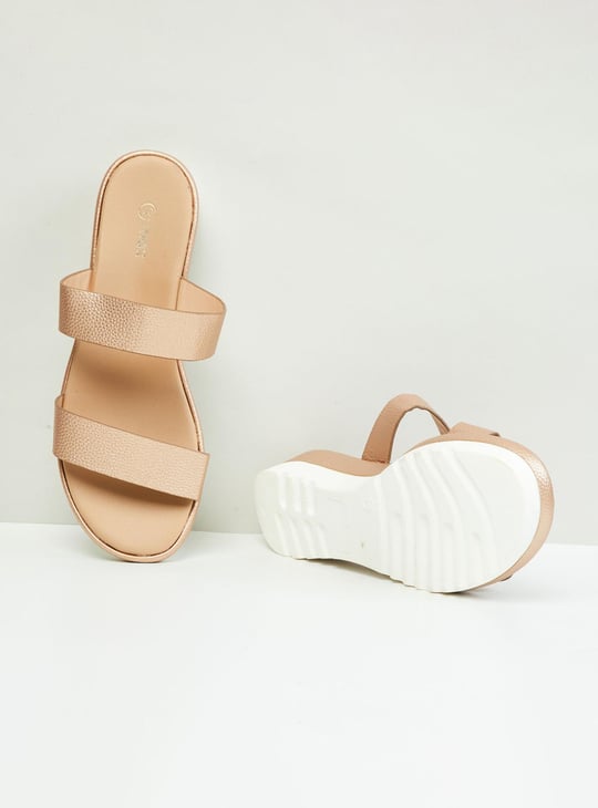 MAX Women Solid Open-Toe Flatform Sandals