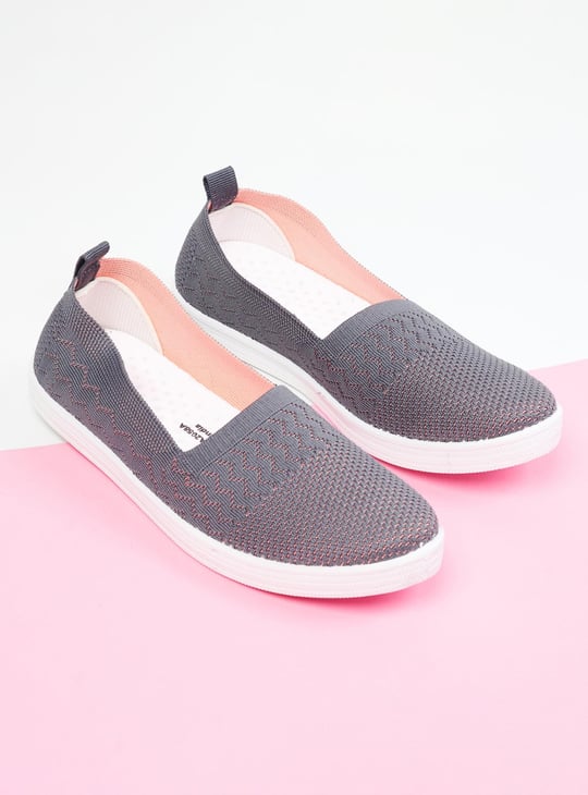 Women Textured Canvas Shoes 