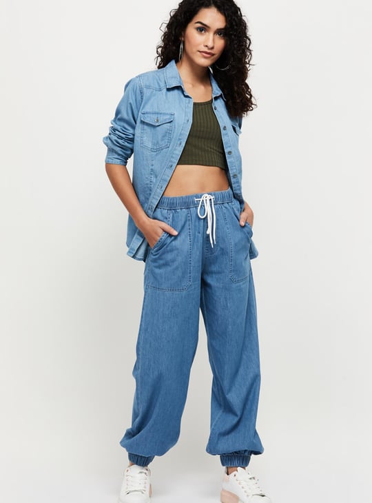 Women Solid Spread Collar Denim Shirt 