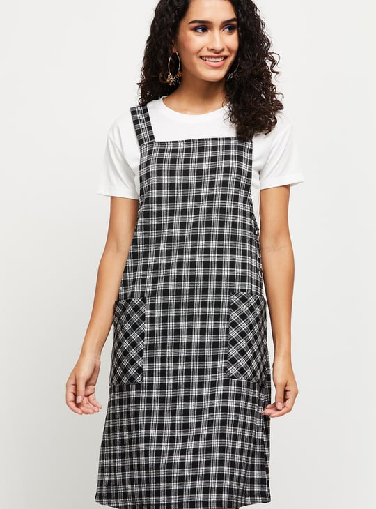 Women Checked Pinafore Dress with Solid T-shirt