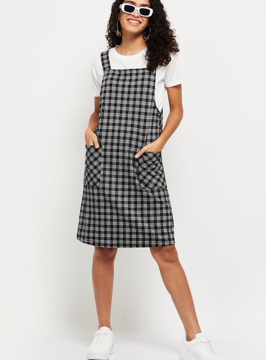 Women Checked Pinafore Dress with Solid T-shirt