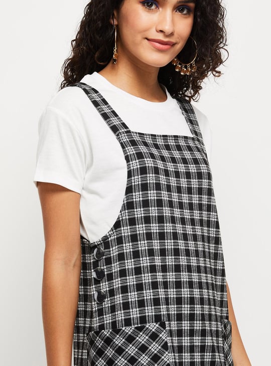 Women Checked Pinafore Dress with Solid T-shirt