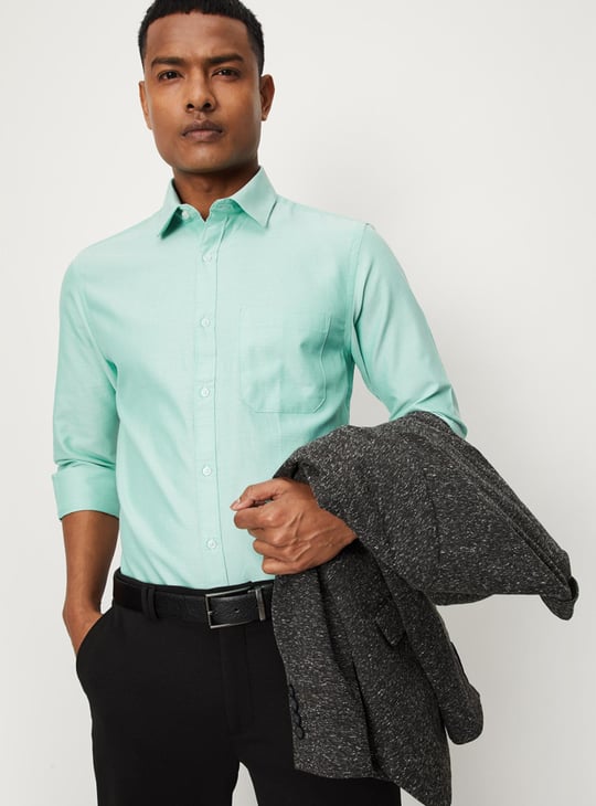 Men Solid Slim Fit Oxford Shirt