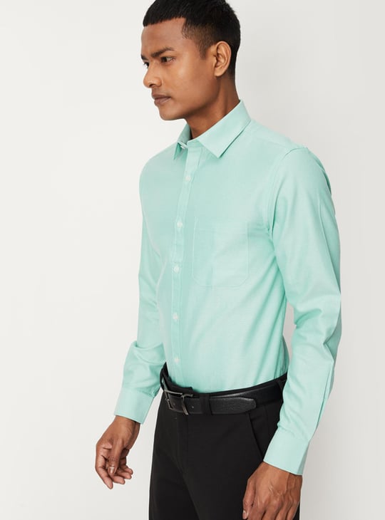 Men Solid Slim Fit Oxford Shirt