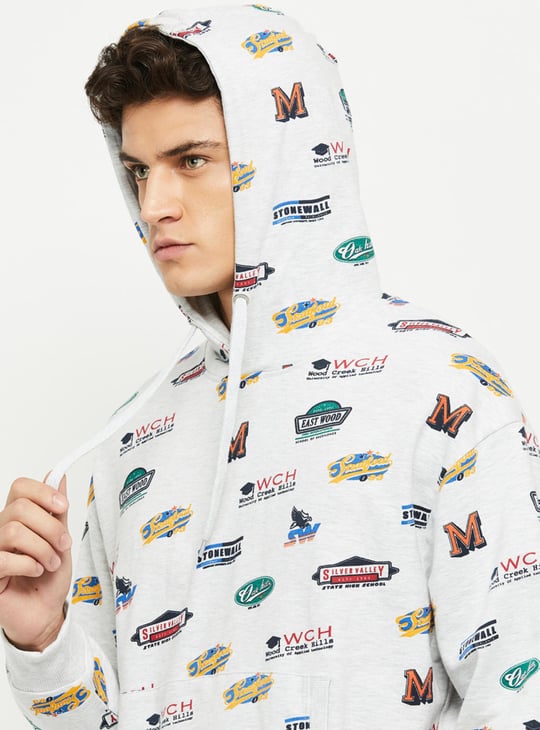 Men Printed Regular Fit Hooded Sweatshirt 