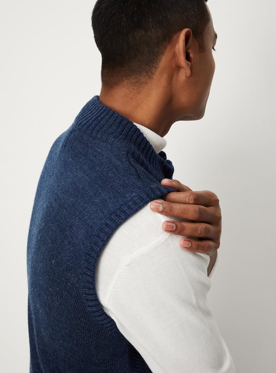 Men Medium Sleeveless Sweater