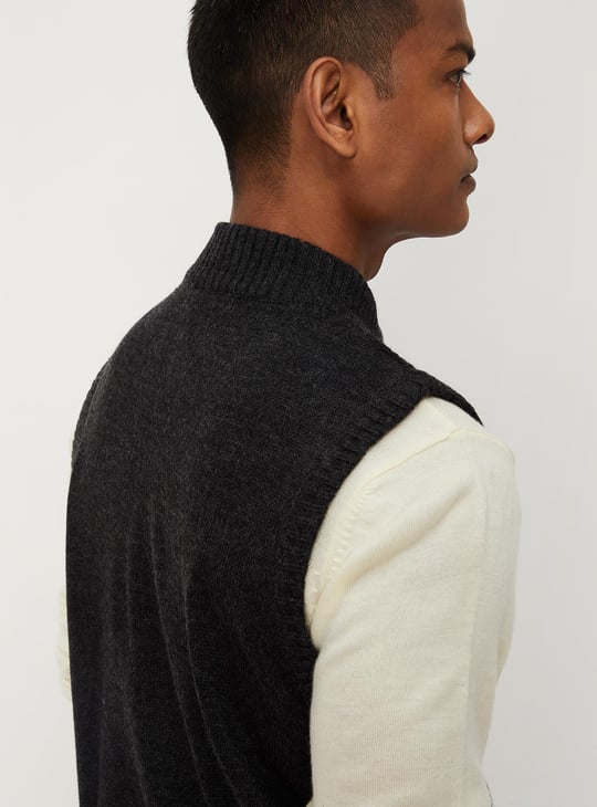 Men Medium Sleeveless Sweater