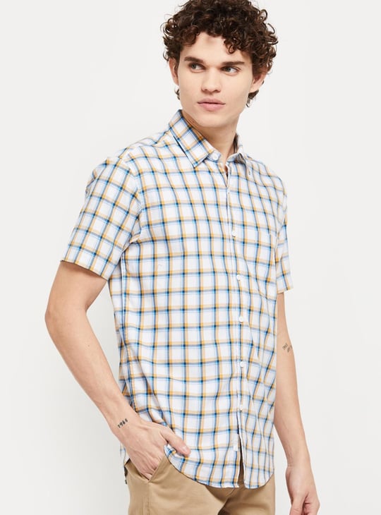 Men Checked Regular Fit Half Sleeves Casual Shirt 