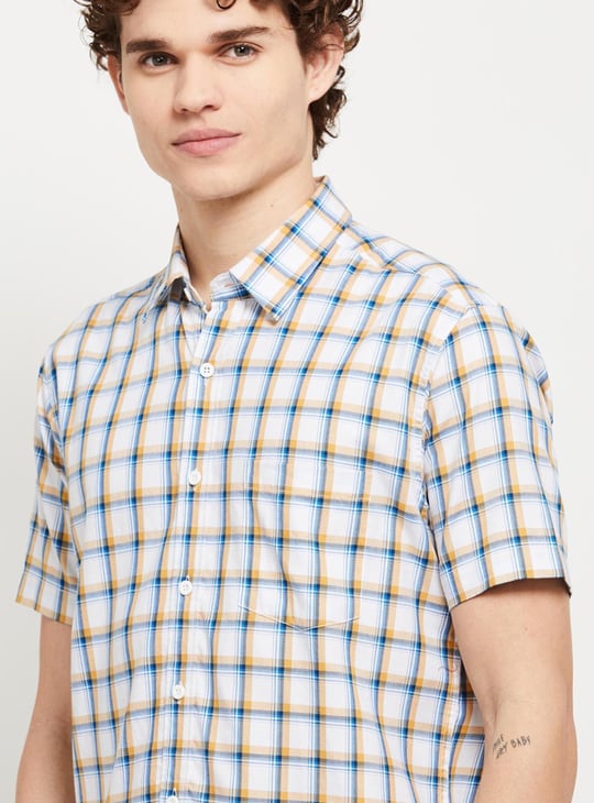 Men Checked Regular Fit Half Sleeves Casual Shirt 