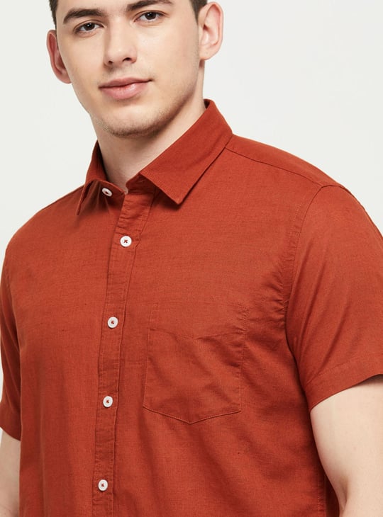 Men Solid Half Sleeves Slim Fit Casual Shirt 