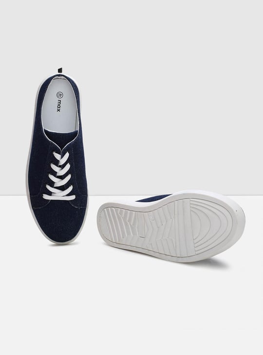 Women Solid Slip-On Canvas Shoes