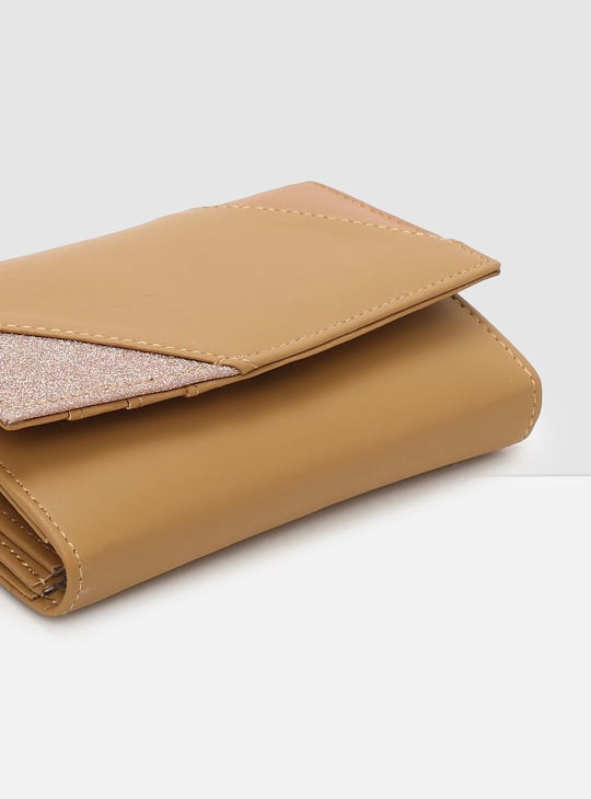 Women Textured Magnetic Closure Wallet