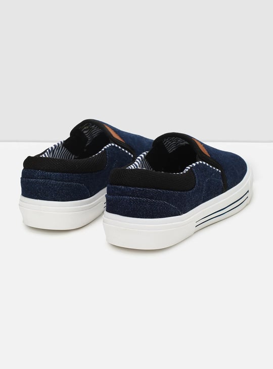 Men Textured Slip-on Canvas Shoes