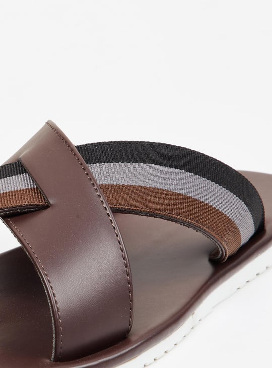 Men Solid Cross Strap Sandals