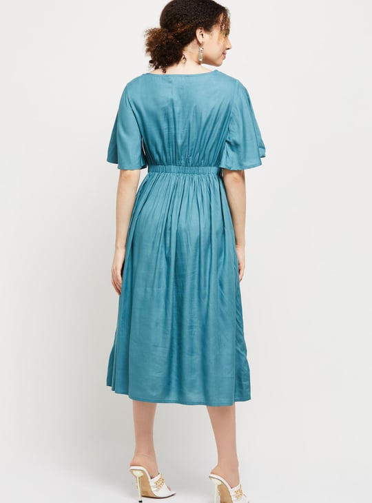 Women Embroidered Round Neck A-line Dress 