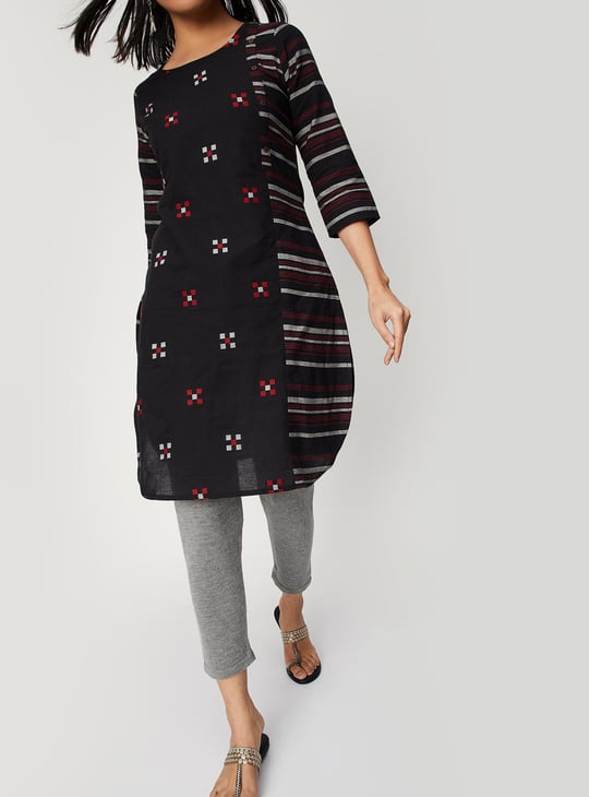 Women Textured Knit Leggings with Pockets