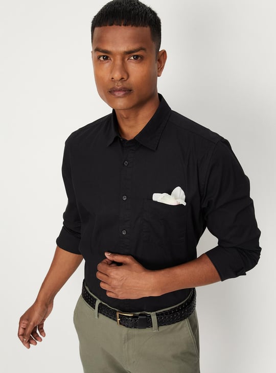 Men Solid Slim Fit Smart Casual Shirt