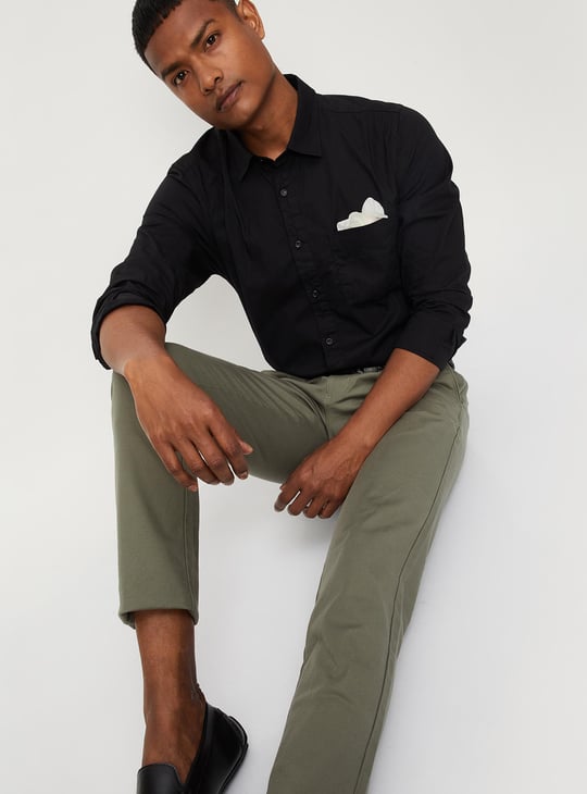 Men Solid Slim Fit Smart Casual Shirt