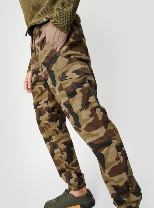 Men Camouflage Carrot Fit Jogger Trousers