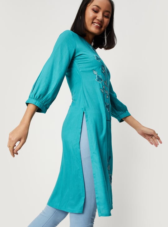 Women Butterfly Embroidered Straight Kurta