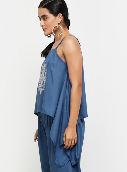 Women Embroidered Asymmetric Hem Crop Top 