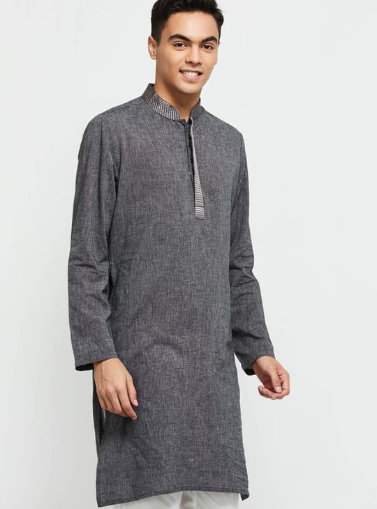 Men Solid Mandarin Collar Long Kurta 