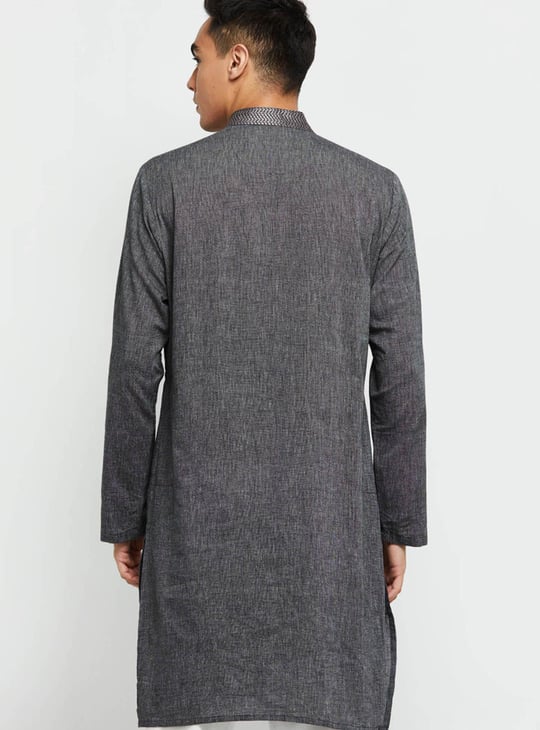 Men Solid Mandarin Collar Long Kurta 