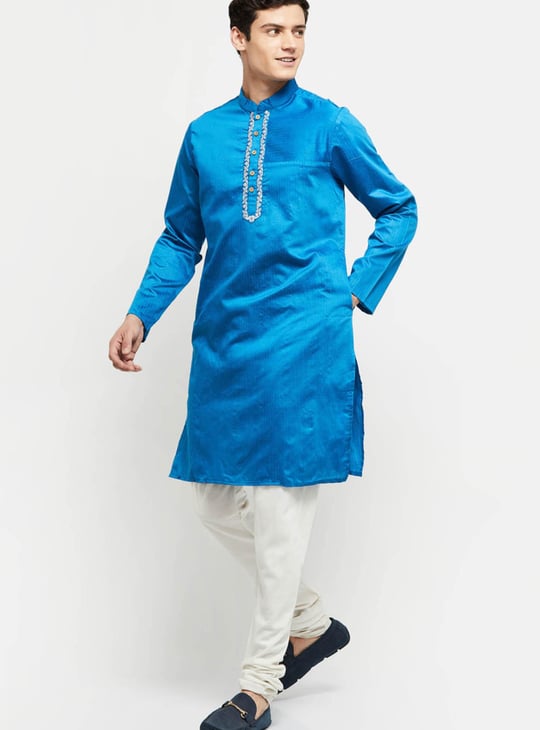 Men Embroidered Mandarin Collar Long Kurta