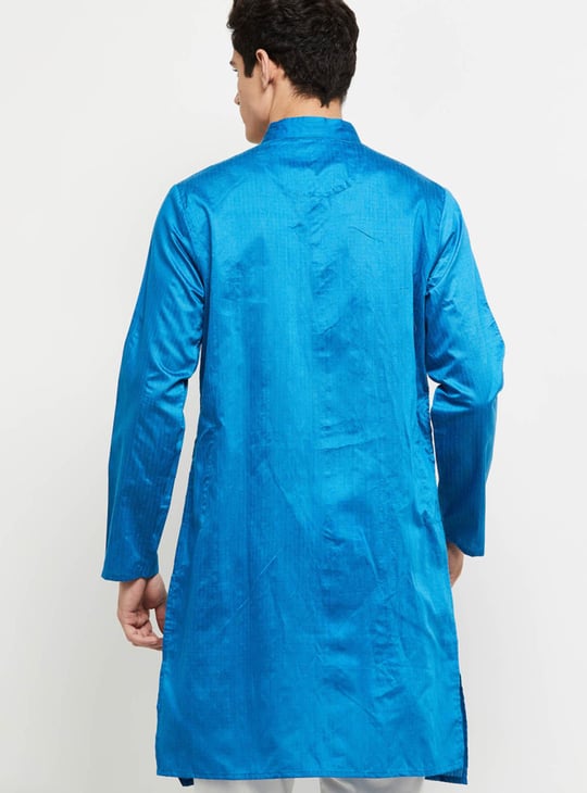 Men Embroidered Mandarin Collar Long Kurta