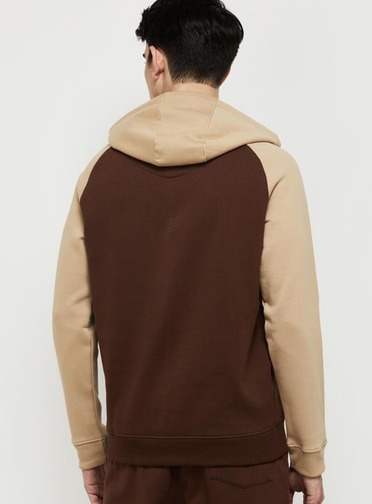 Men Colourblocked Hooded Pullover Sweatshirt