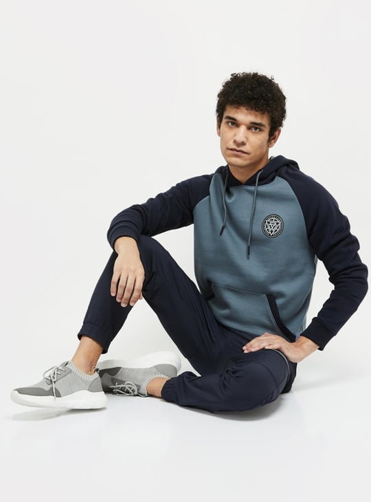 Men Colourblock Hooded Ribbed Sweatshirt