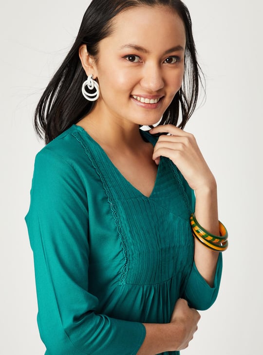 Women Pintuck V-Neck Kurti