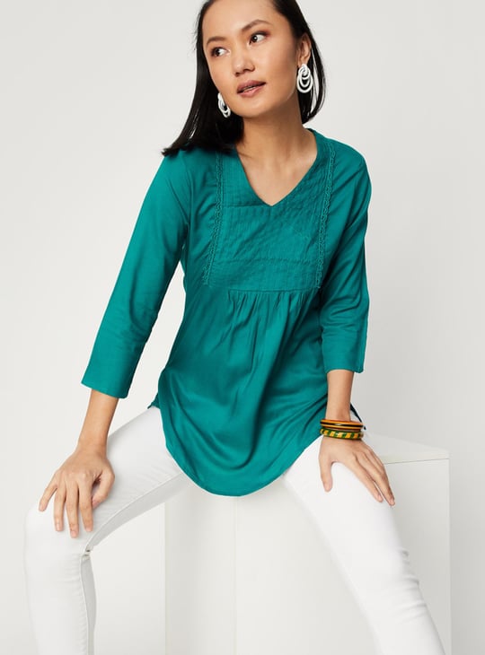 Women Pintuck V-Neck Kurti