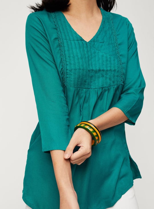 Women Pintuck V-Neck Kurti