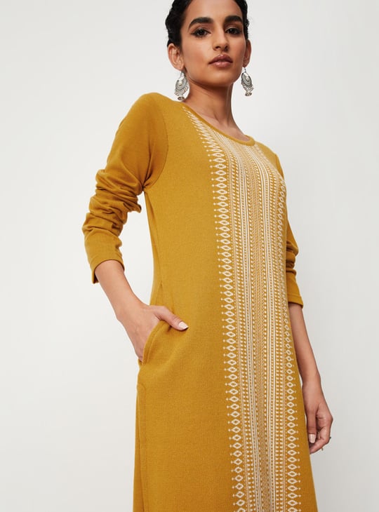 Women Printed Round Neck Straight Winter Kurta