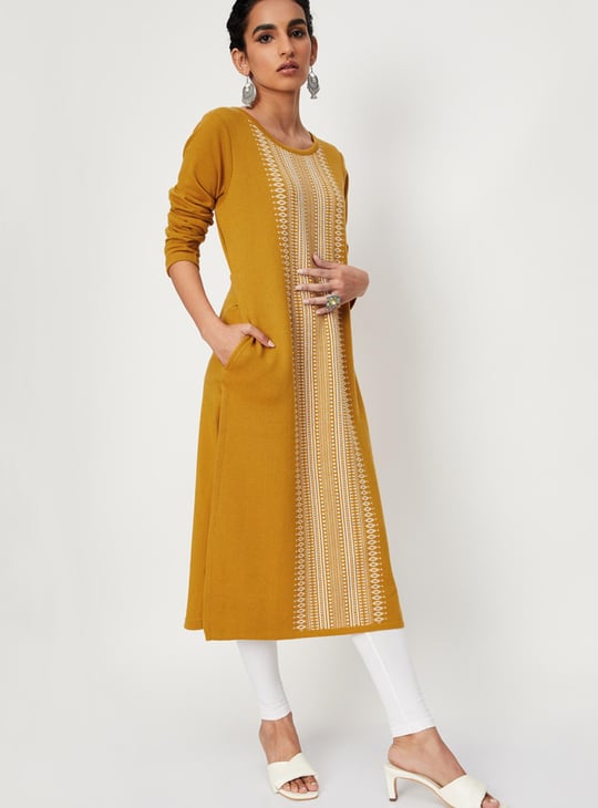 Women Printed Round Neck Straight Winter Kurta