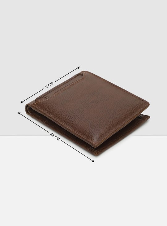 Men Textured Bi-Fold Wallet 