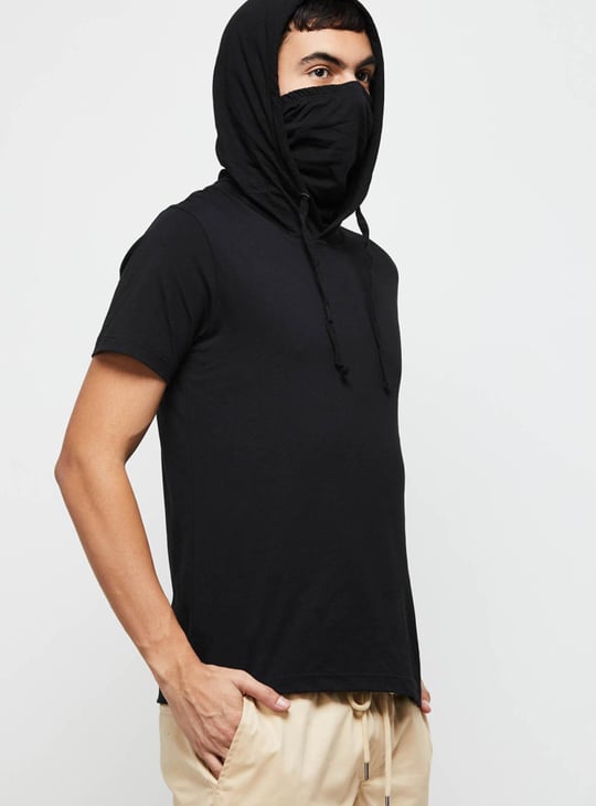 Men Solid Half Sleeves Slim Fit Hooded T-shirt 