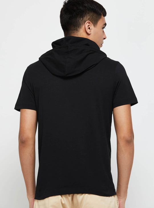Men Solid Half Sleeves Slim Fit Hooded T-shirt 