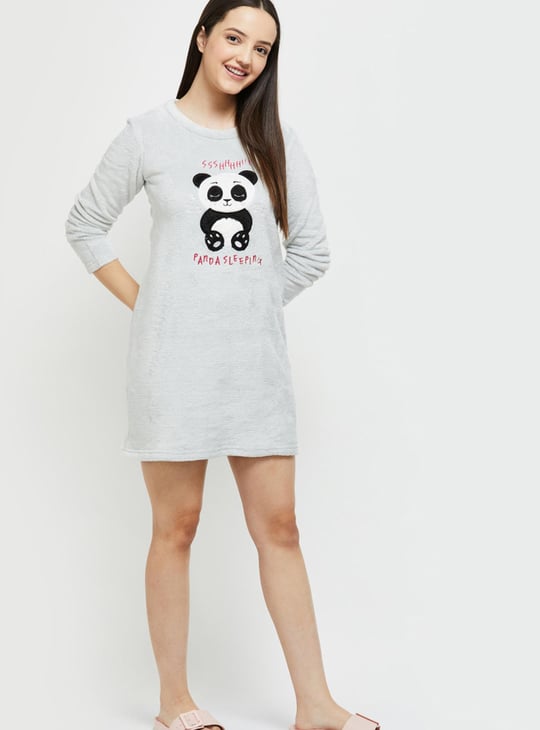 Women Appliqued Chemise with Long Sleeves