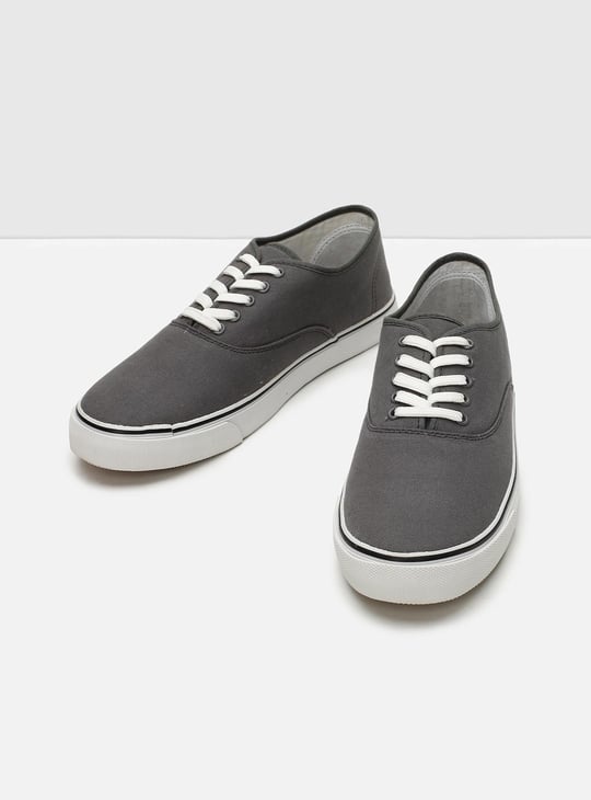 Men Solid Canvas Lace-Up  Casual Shoes