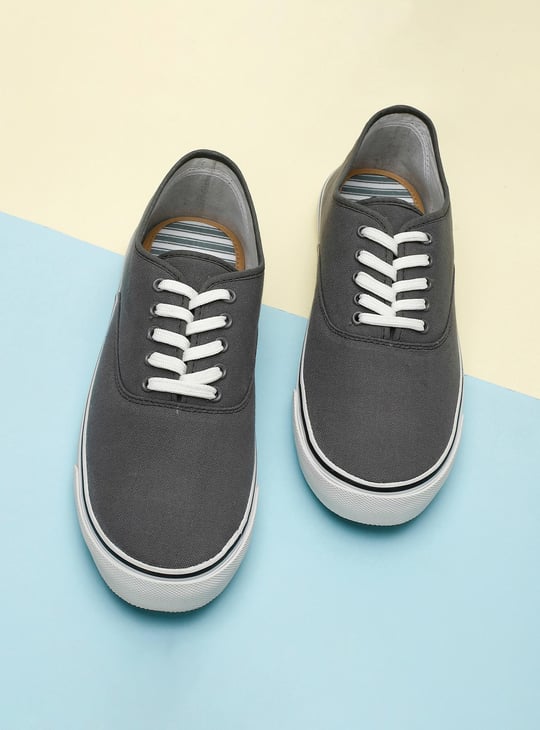 Men Solid Canvas Lace-Up  Casual Shoes