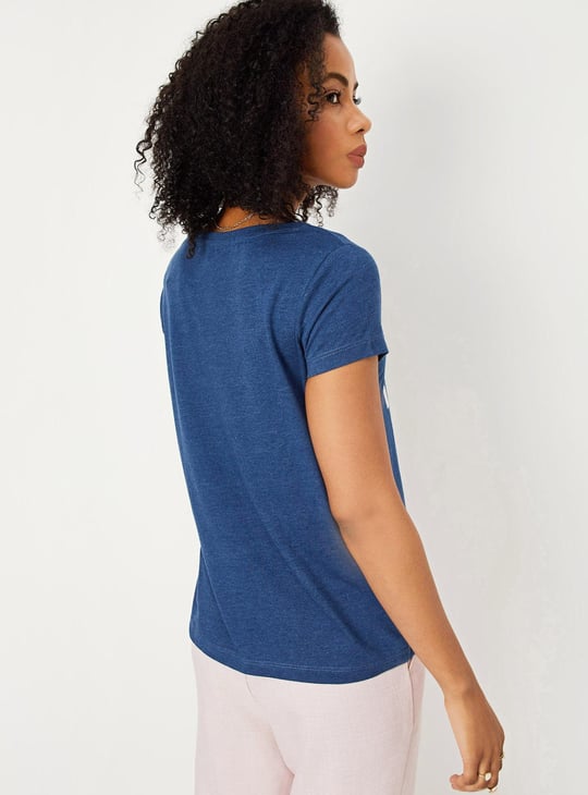 Women Graphic Print T-shirt with Short Sleeves