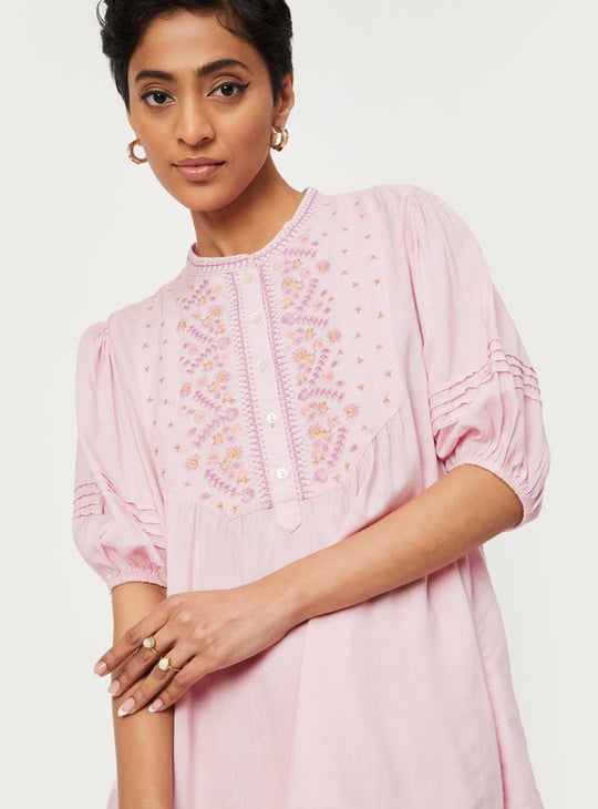 Women Embroidered Balloon Sleeve Top