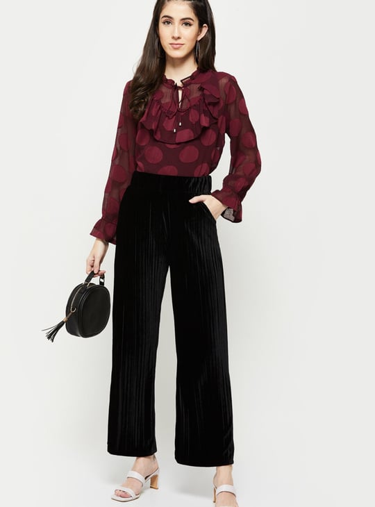 Women Ruffled Tie-Up Neck Top