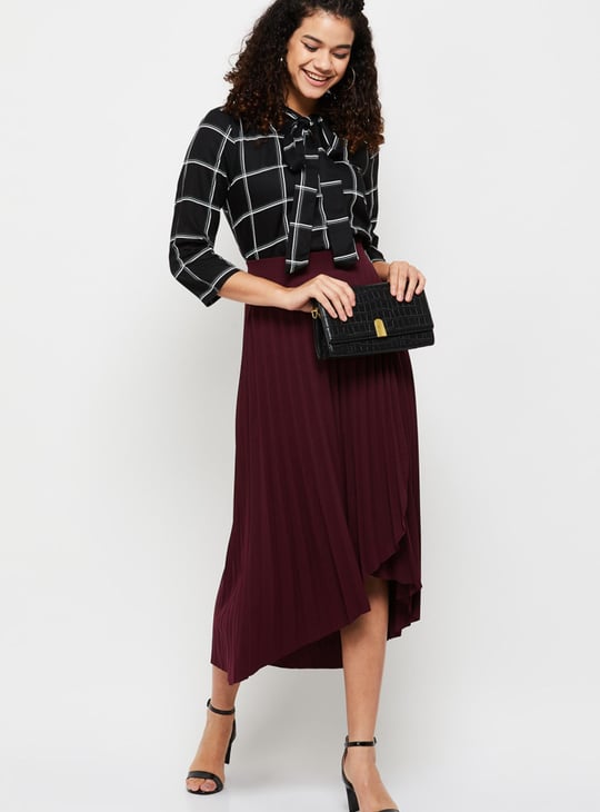 Women Checked Tie-Up Neck Three-Quarter Sleeves Casual Top 