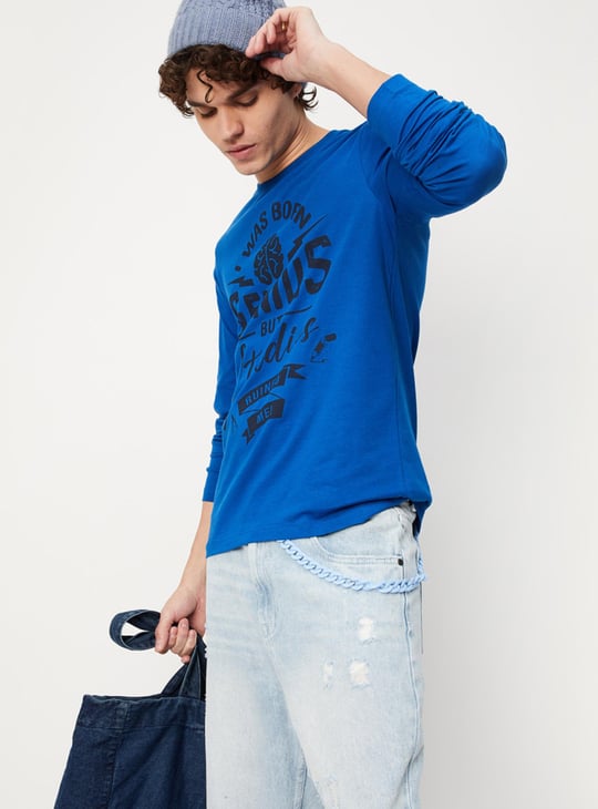 Men Graphic Printed Slim Fit T-shirt