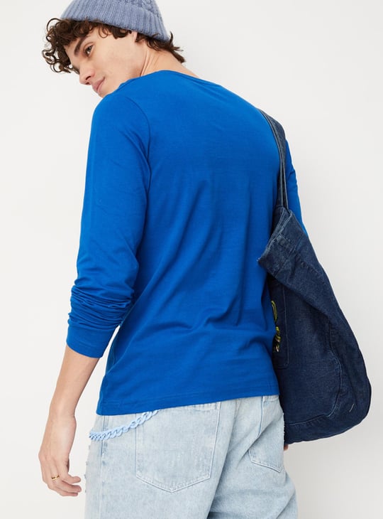 Men Graphic Printed Slim Fit T-shirt