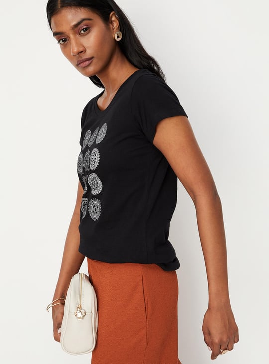 Women Mandala Print Round Neck T-shirt